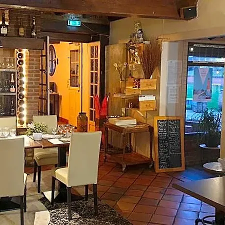 Hotel Restaurant L'eolienne *